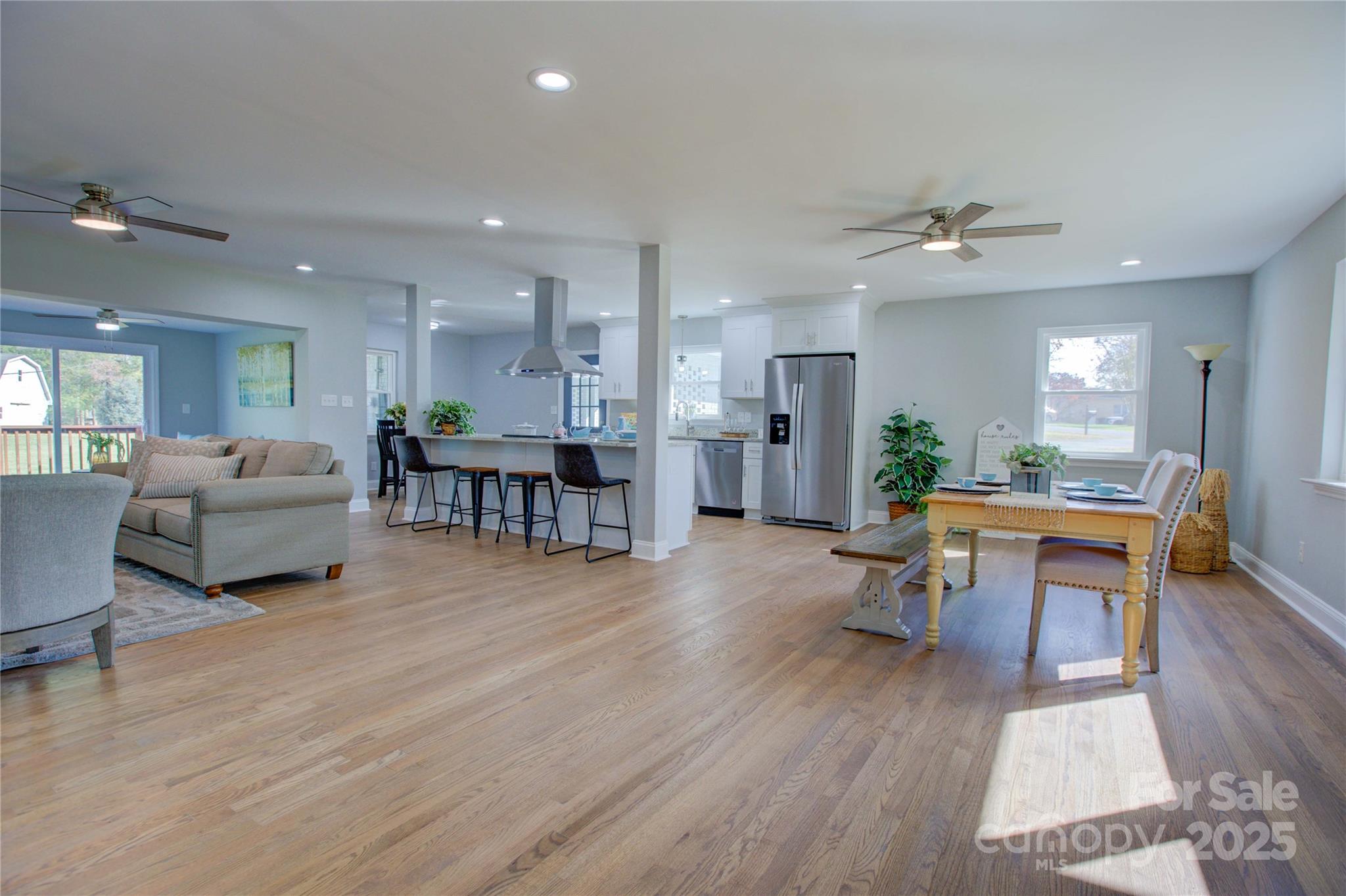8607 Larchmont Circle