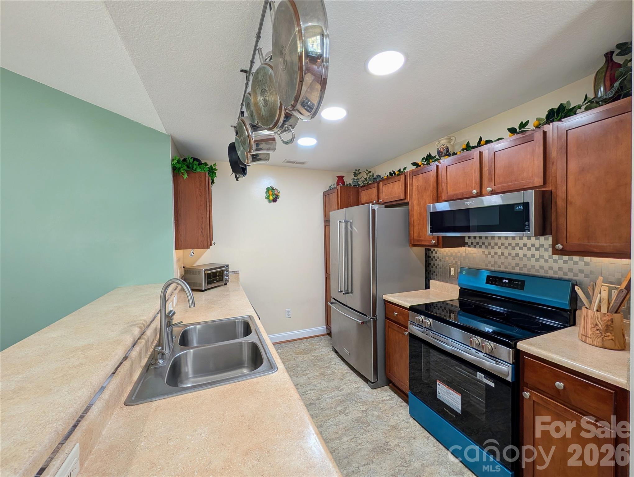 65 Foxden Drive 201
