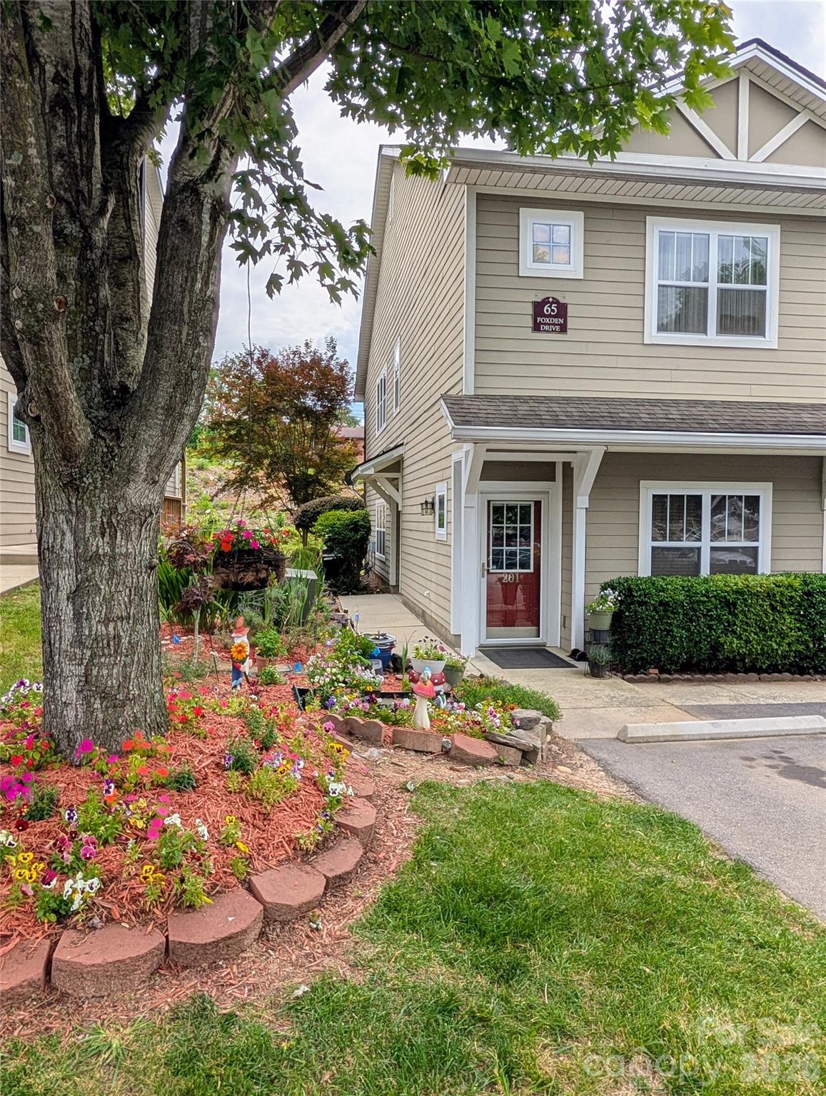 65 Foxden Drive 201