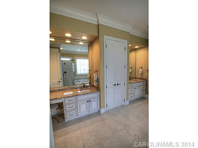 The Peninsula - Residential