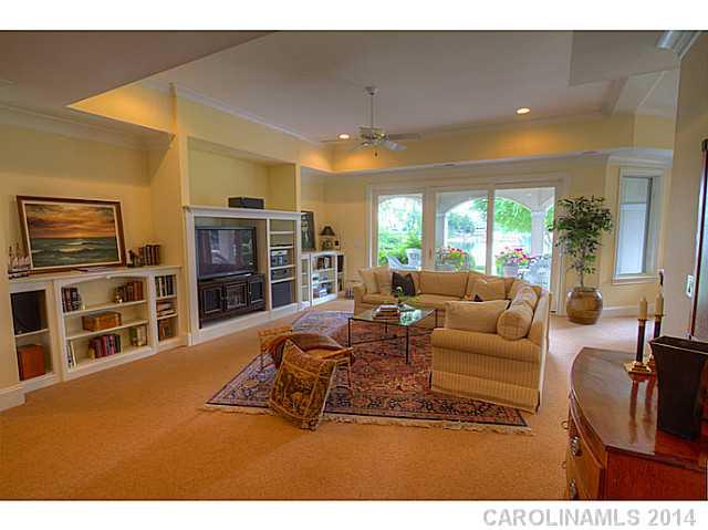 The Peninsula - Residential