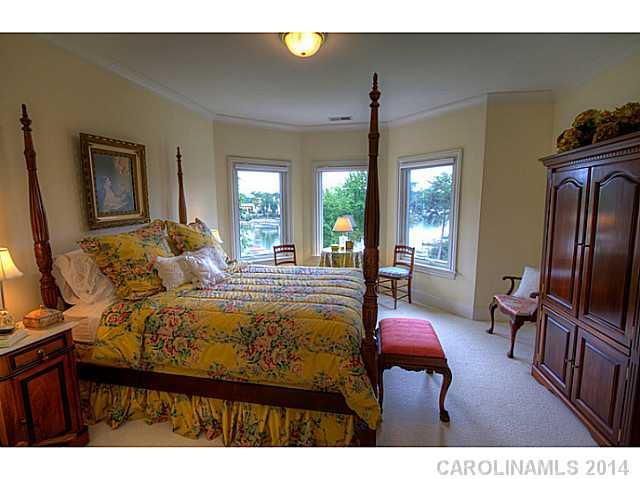 The Peninsula - Residential