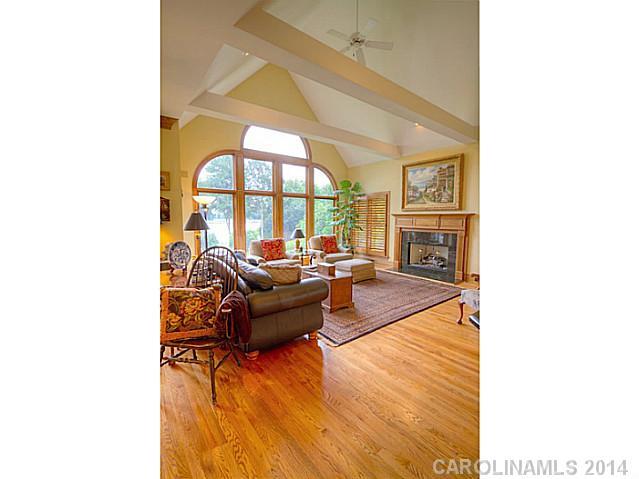 The Peninsula - Residential