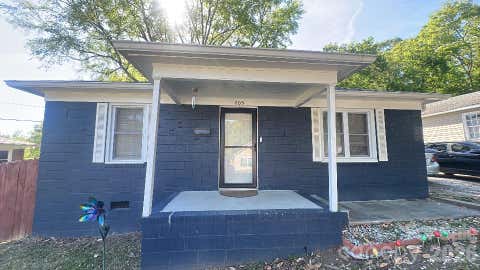 Photo of 405 Killian Avenue, Mount Holly, NC 28120 (MLS # 4414723)