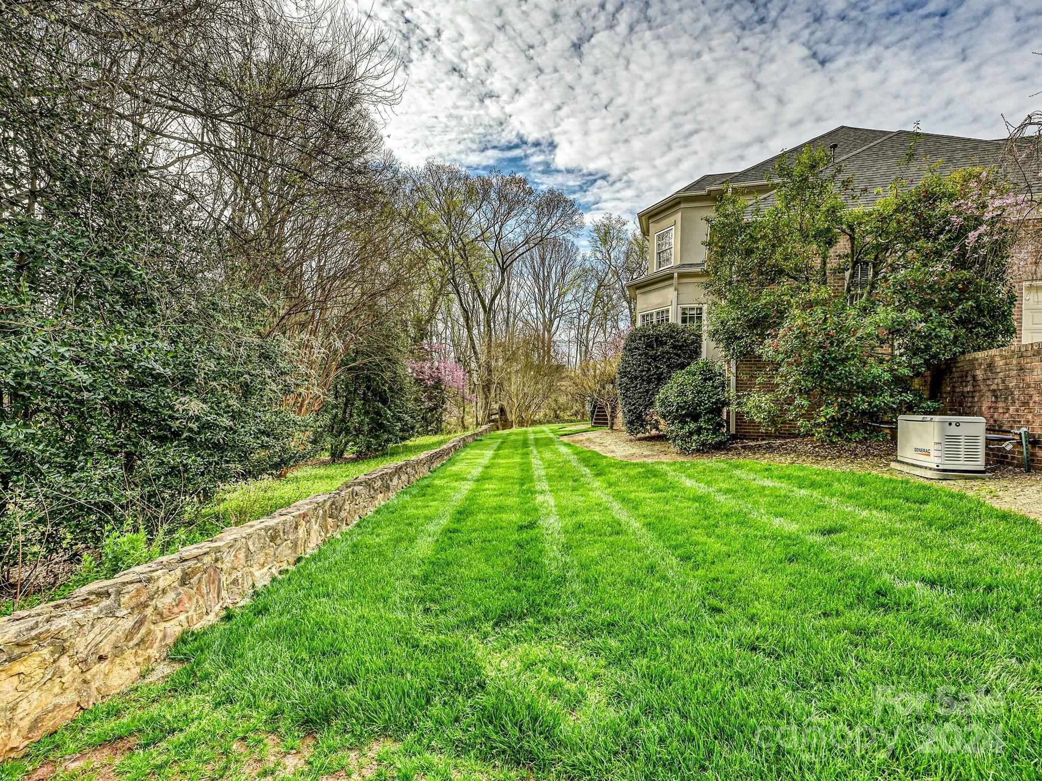 Hampton Manor - Residential