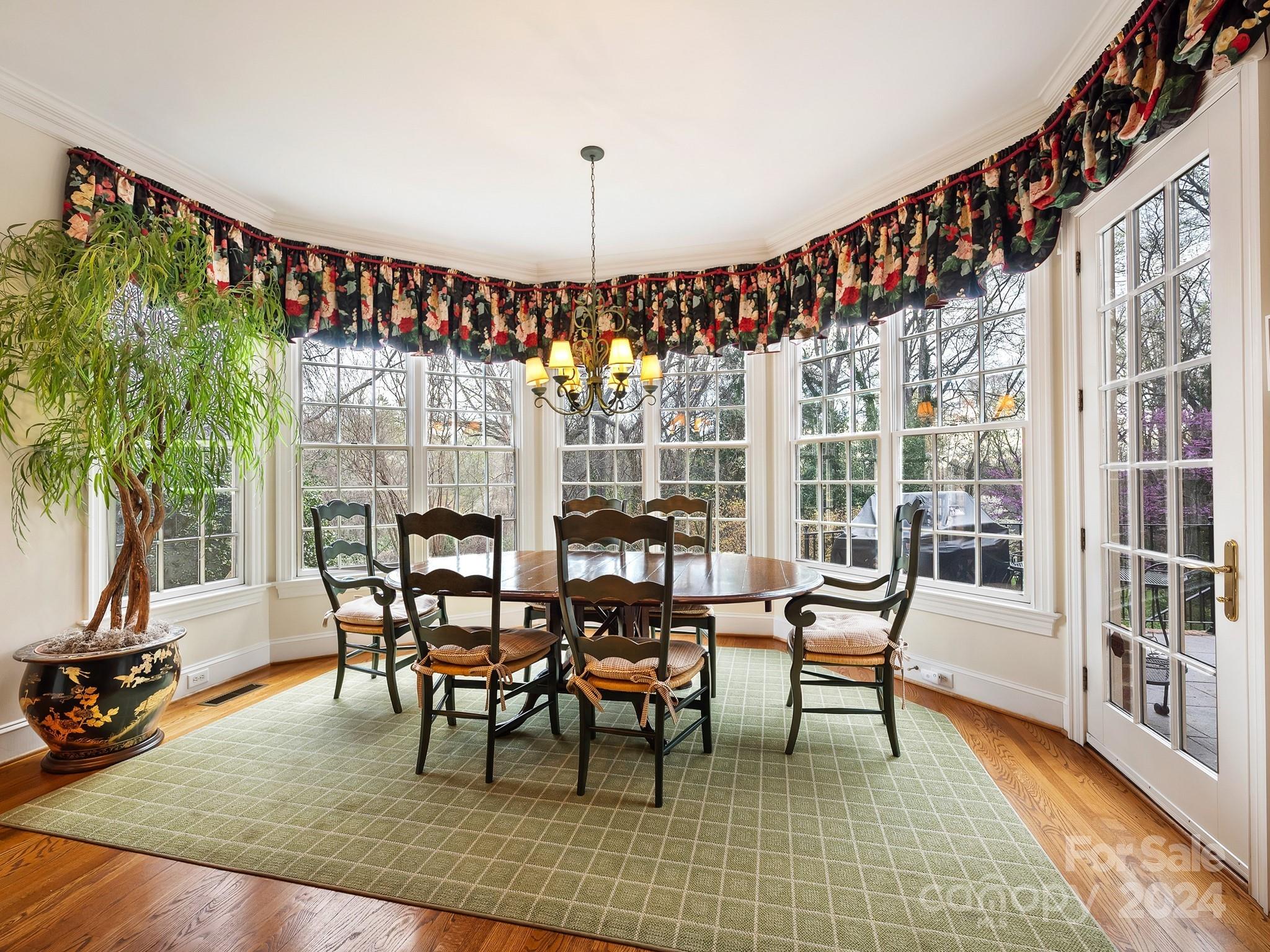 Hampton Manor - Residential