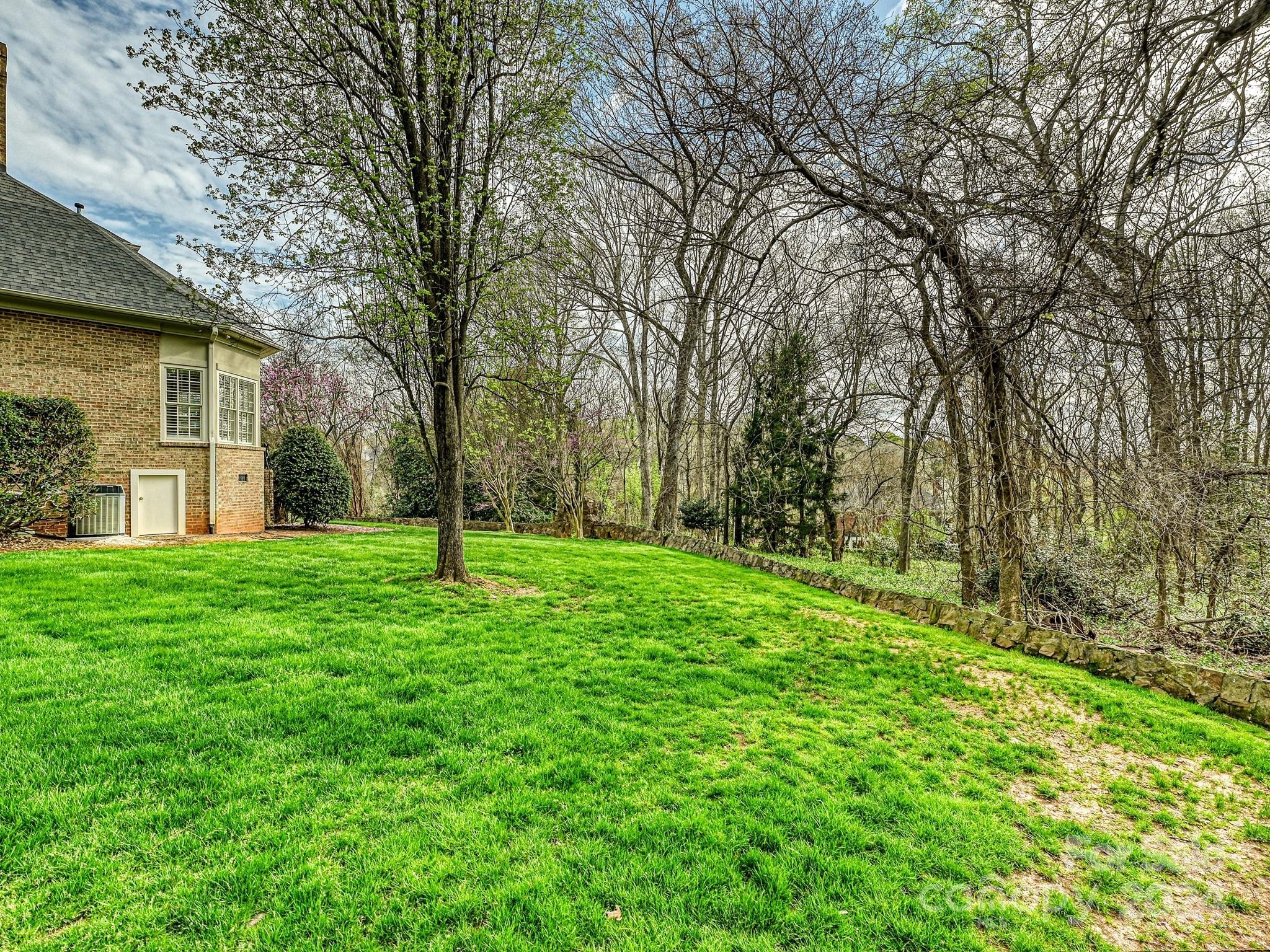 Hampton Manor - Residential