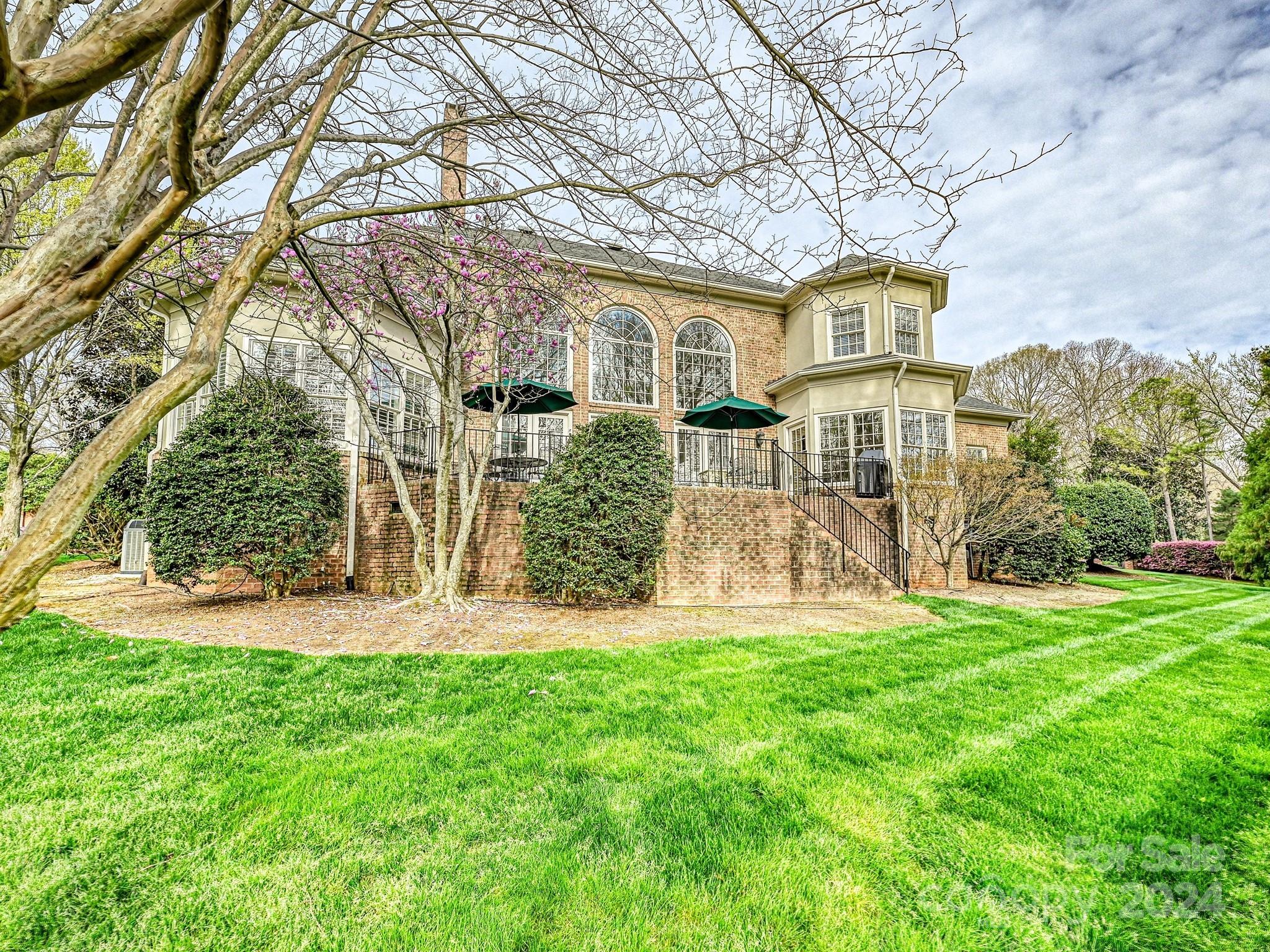 Hampton Manor - Residential