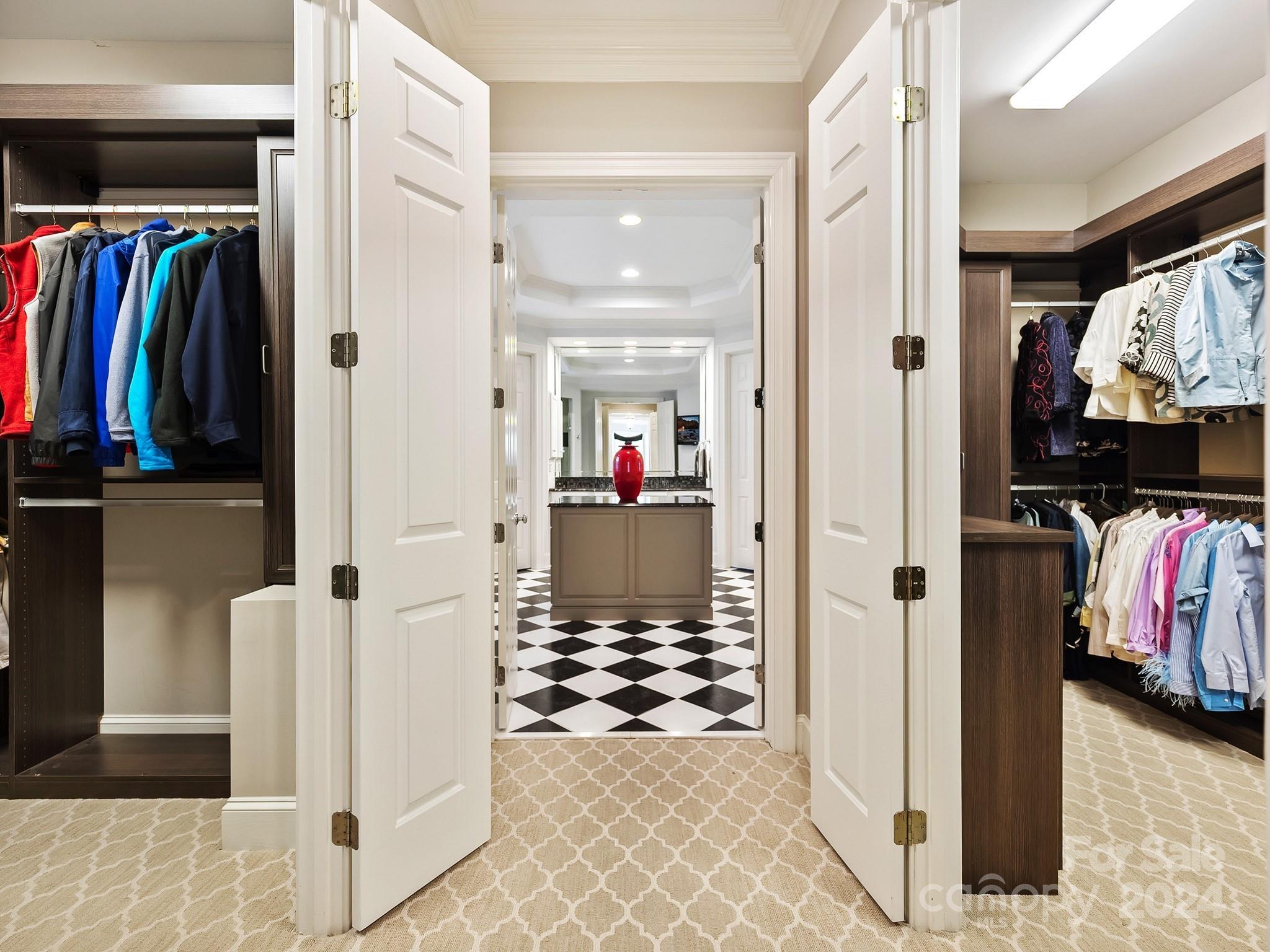 Hampton Manor - Residential