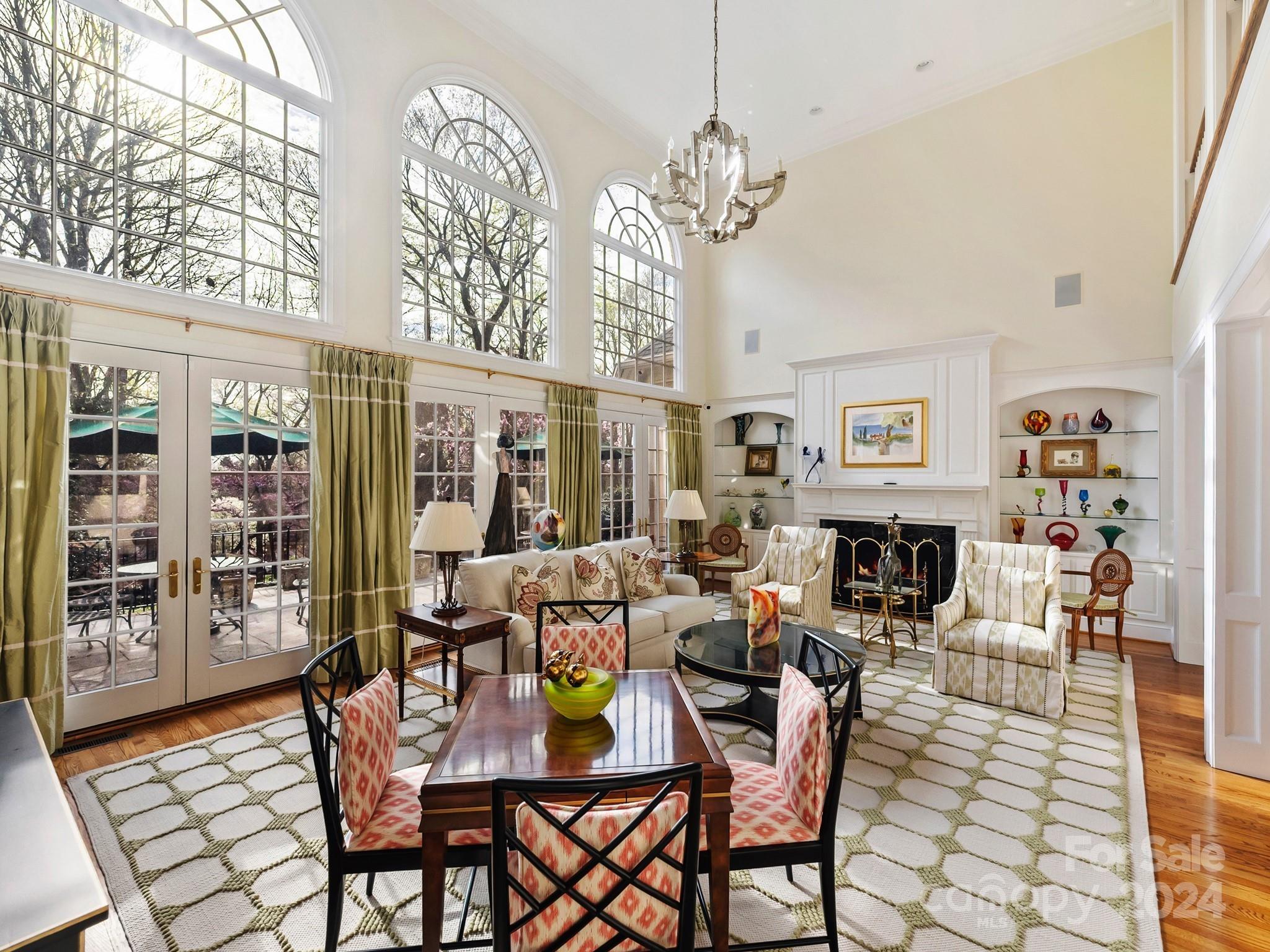 Hampton Manor - Residential