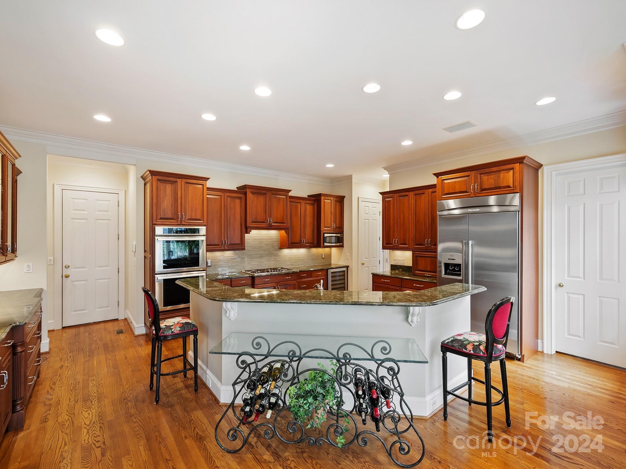 Hampton Manor - Residential