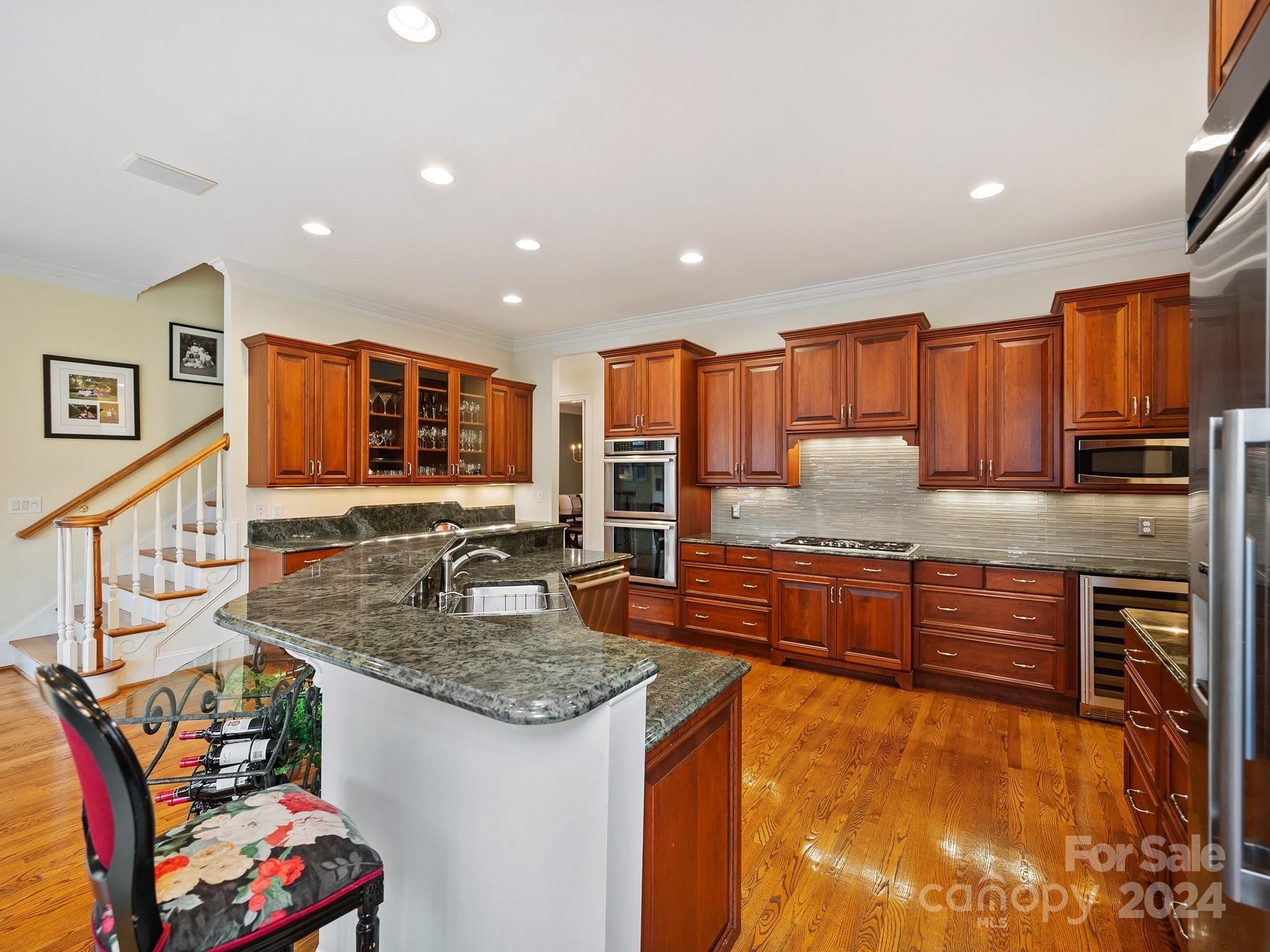 Hampton Manor - Residential