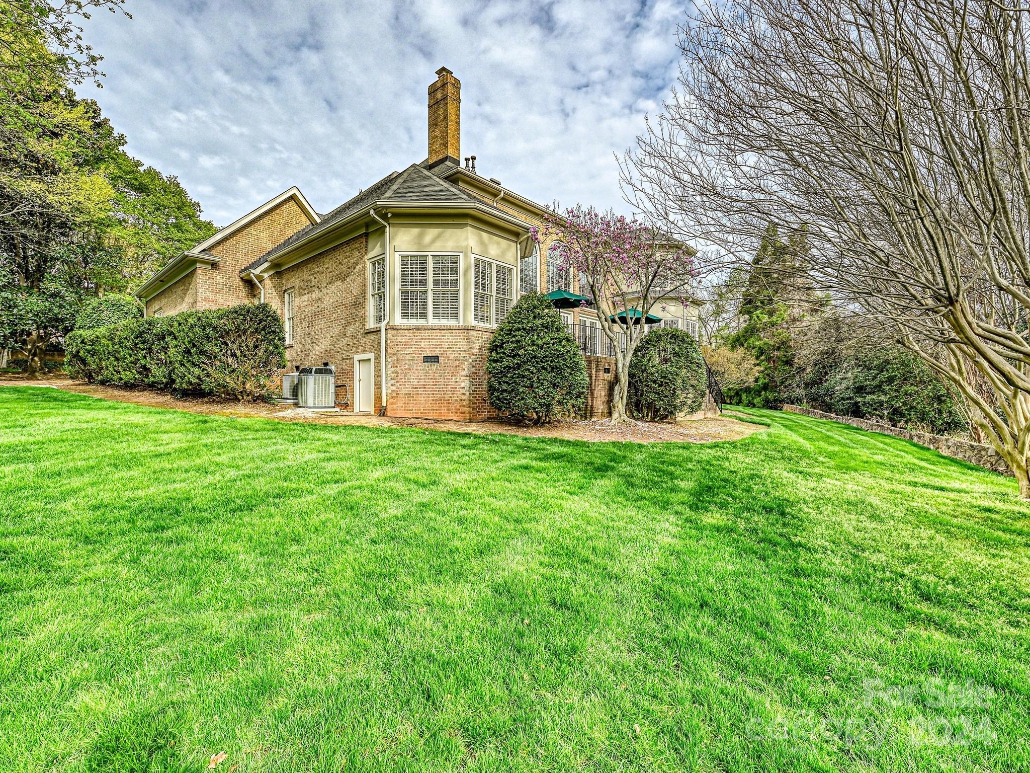 Hampton Manor - Residential