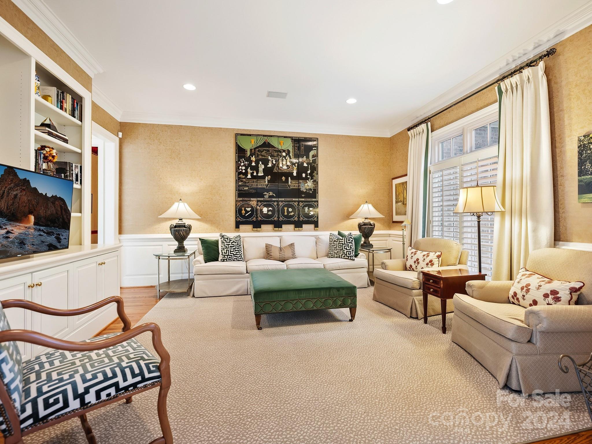 Hampton Manor - Residential