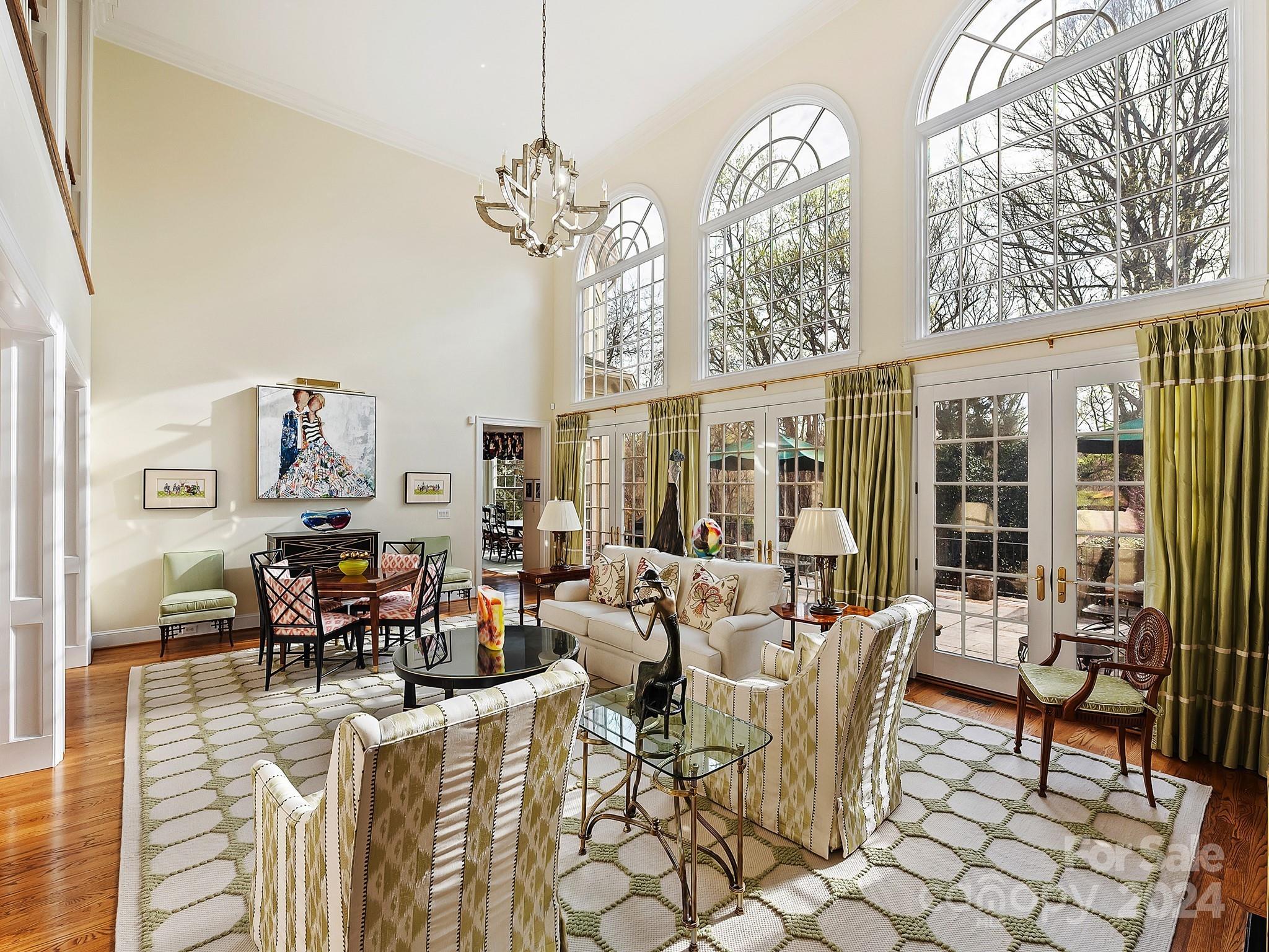 Hampton Manor - Residential