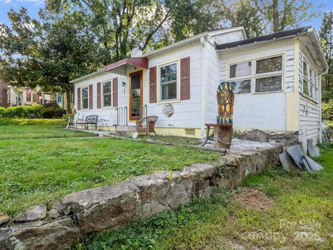 Photo of 1729 Clairmont Drive, Hendersonville, NC 28791 (MLS # 4312610)