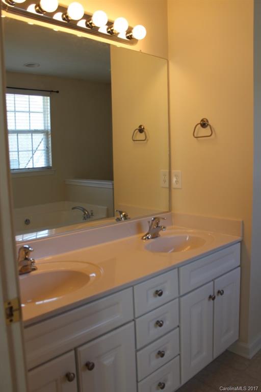 Autumn Cove At Lake Wylie - Residential