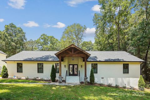 1118 Crestbrook Drive Charlotte NC 28211