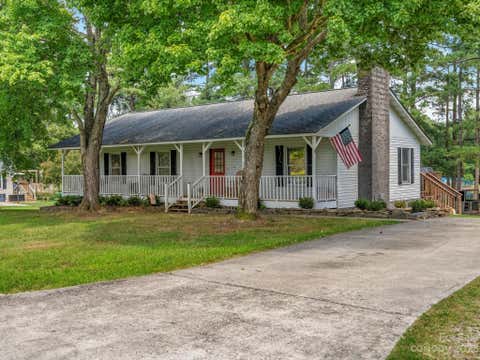 Photo for 250 Cedarhurst Drive