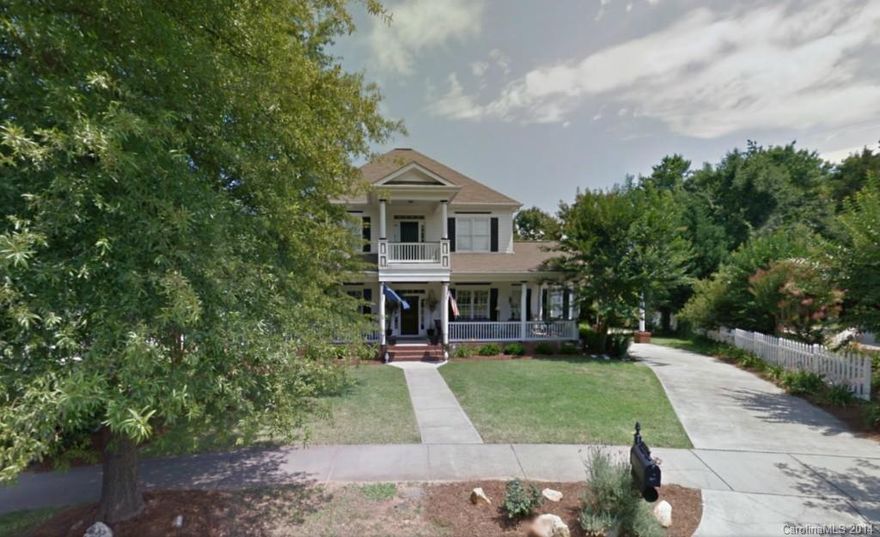 Fantastic price for this elegant ‘Southern Living’ Home built by Saussy Burbank in Baxter Village.  This home has it all with extensive hardwoods, upgraded gourmet kitchen, 10’ ceilings, master bedroom on main level with great trey ceiling, huge wrap around rocking-chair front porch and 2nd floor balcony, 42” cabinets, over-sized private backyard, all located on quiet street across from beautiful park.  One of Baxter's finest!