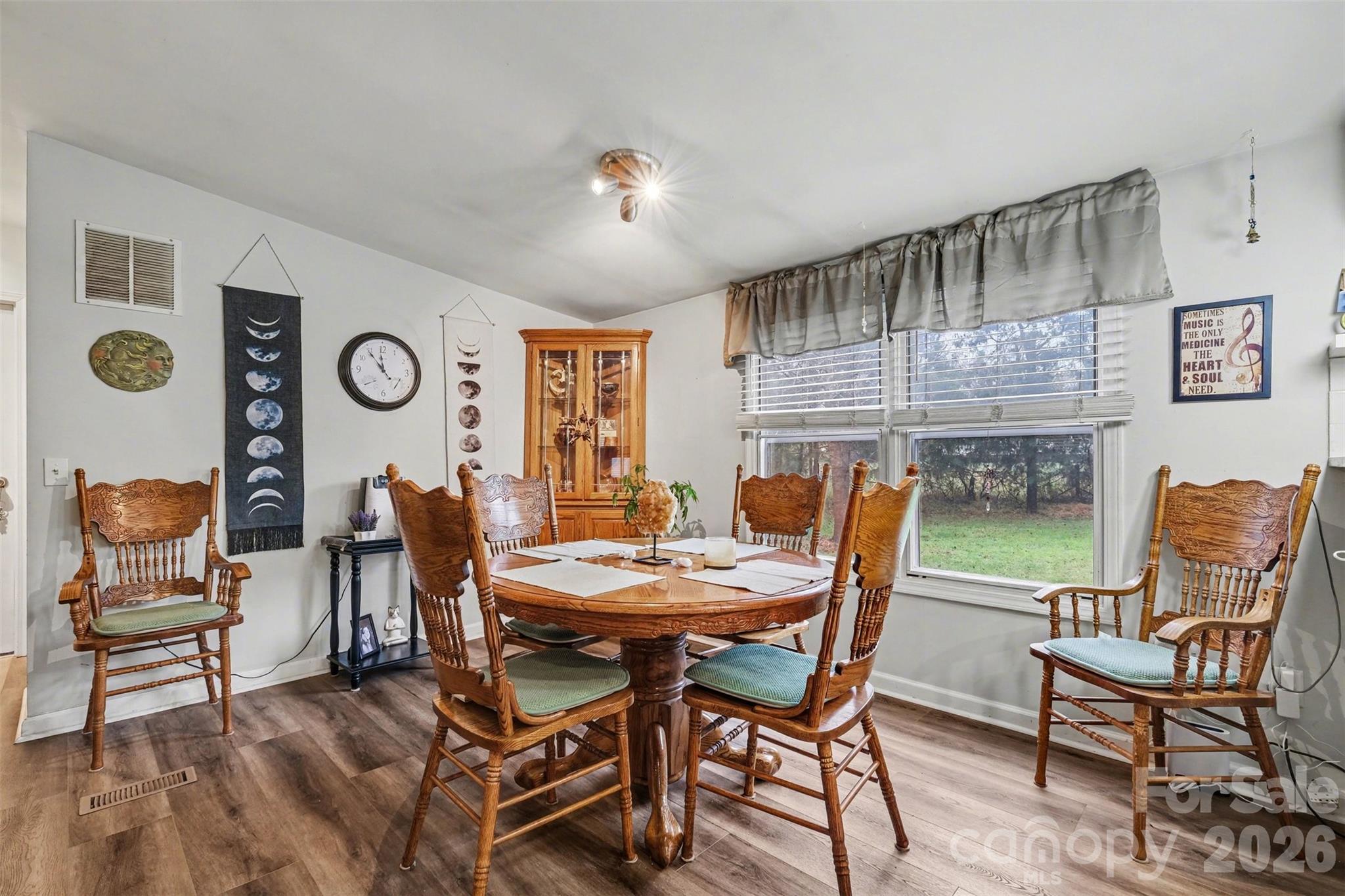 SPRING VALLEY - Residential