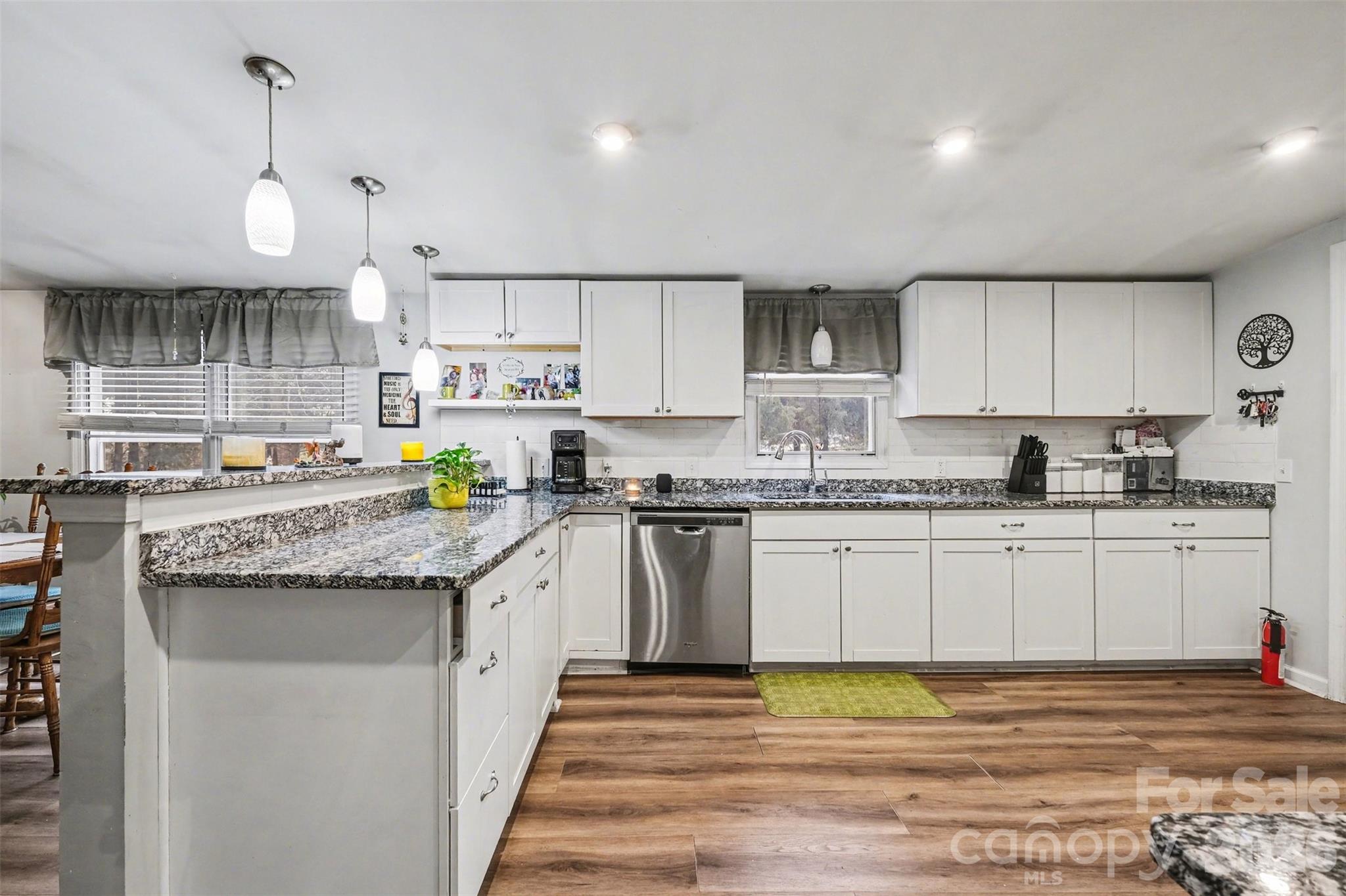 SPRING VALLEY - Residential