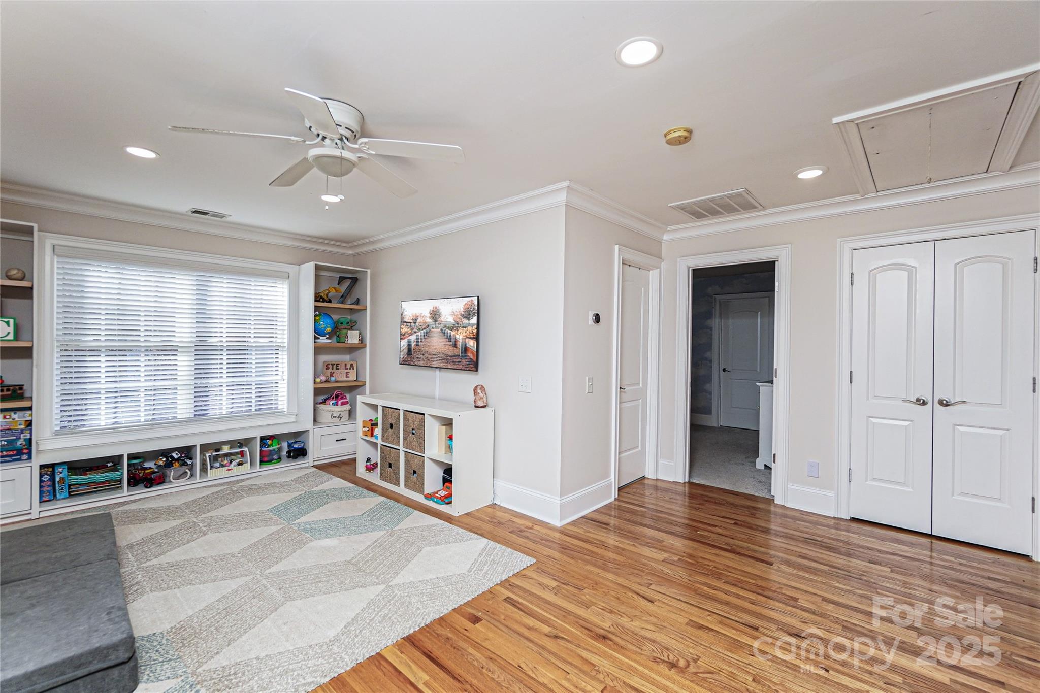 Regent Park - Residential