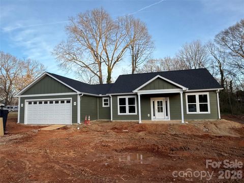 Photo of 413 Dogwood Lane, Statesville, NC 28625 (MLS # 4345124)