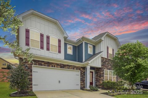 Photo of 15119 Oleander Drive, Charlotte, NC 28278 (MLS # 4272288)