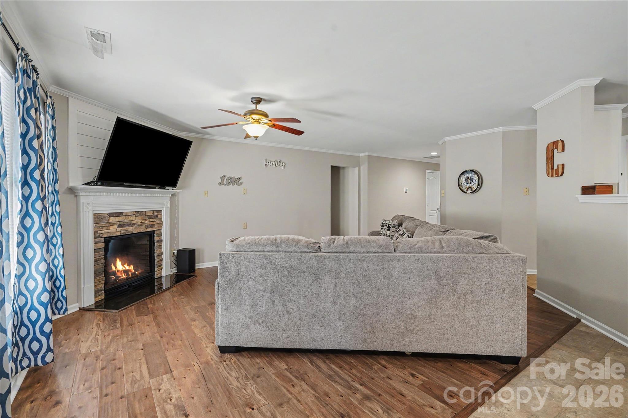 1729 Red Bird Circle