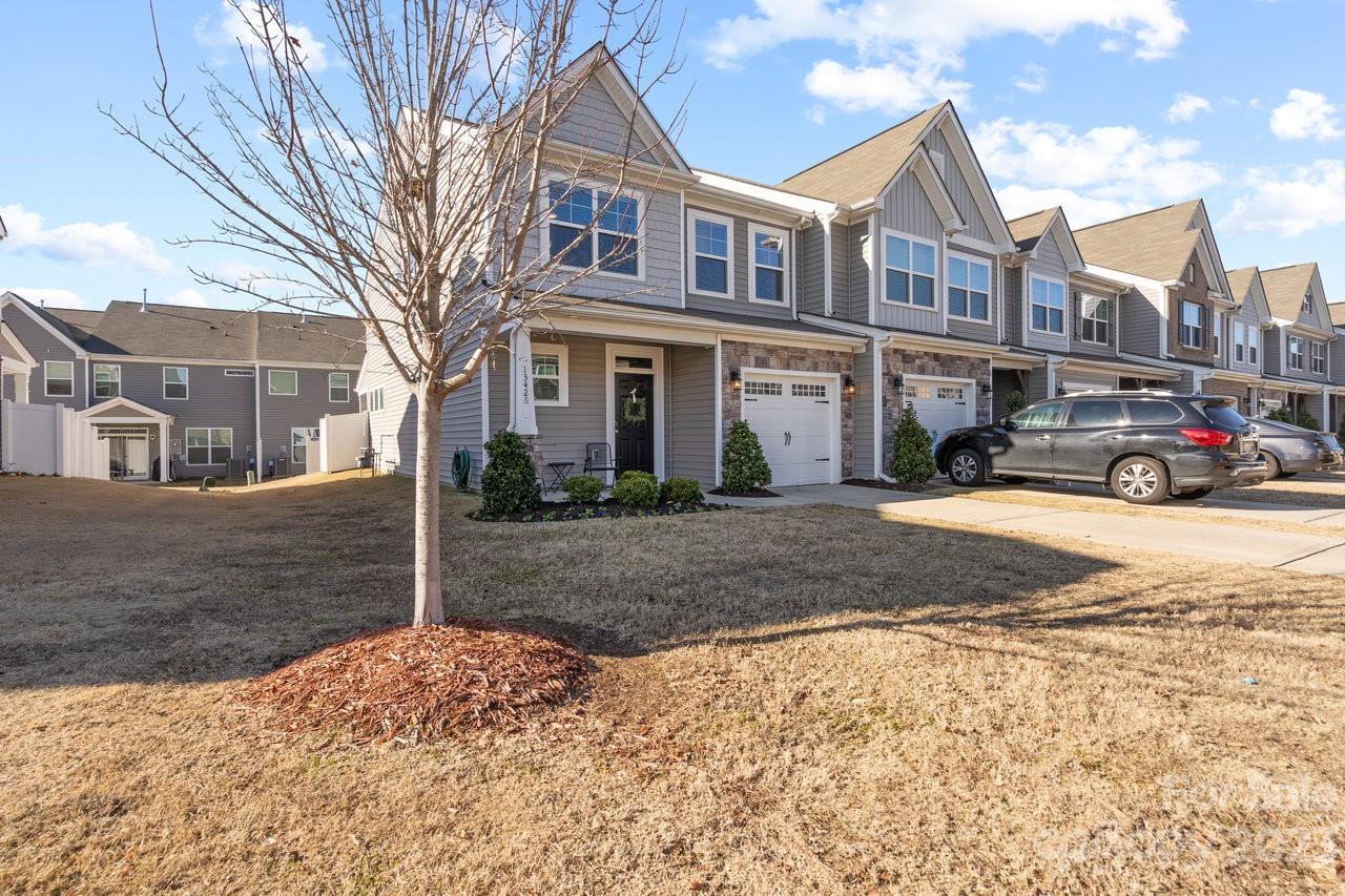 Savannah Townhomes - Residential