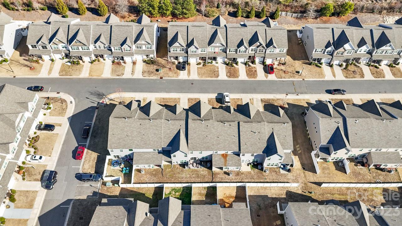 Savannah Townhomes - Residential