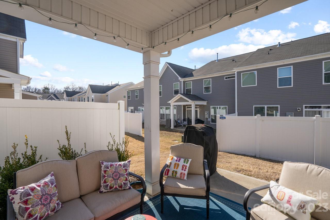 Savannah Townhomes - Residential