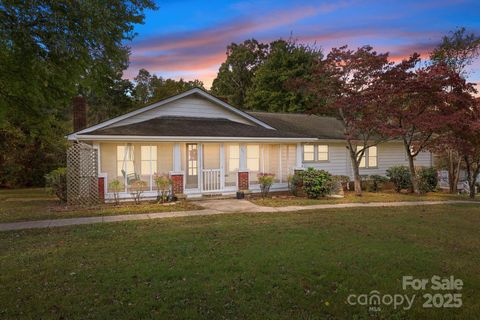 247 N Main Street New London NC 28127