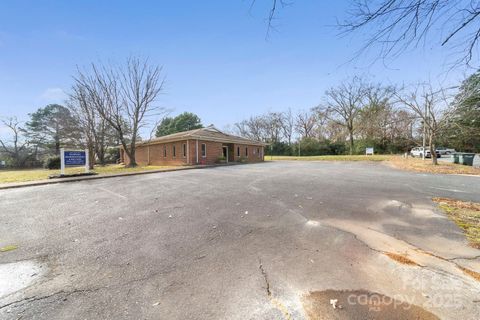 Photo of 1414 Ellen Street, Monroe, NC 28112 (MLS # 4327418)