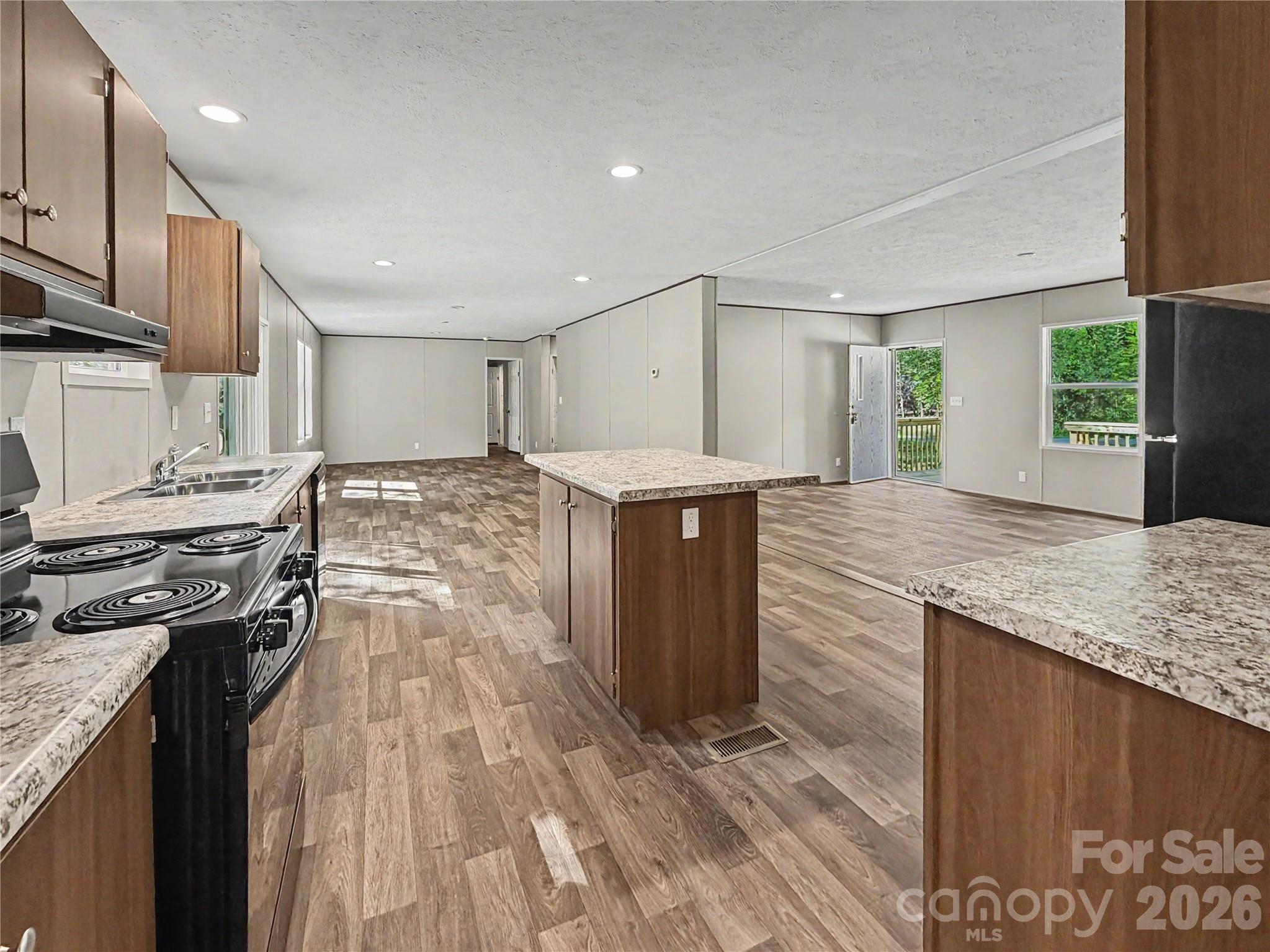 718 Hines Road