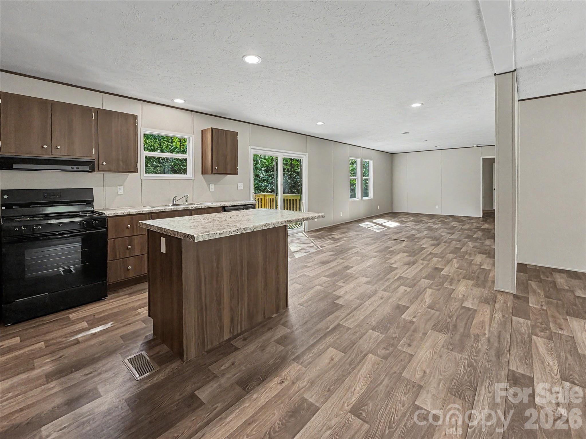 718 Hines Road