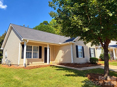 Photo of 5430 Peachwood Drive, Charlotte, NC 28216 (MLS # 4429277)