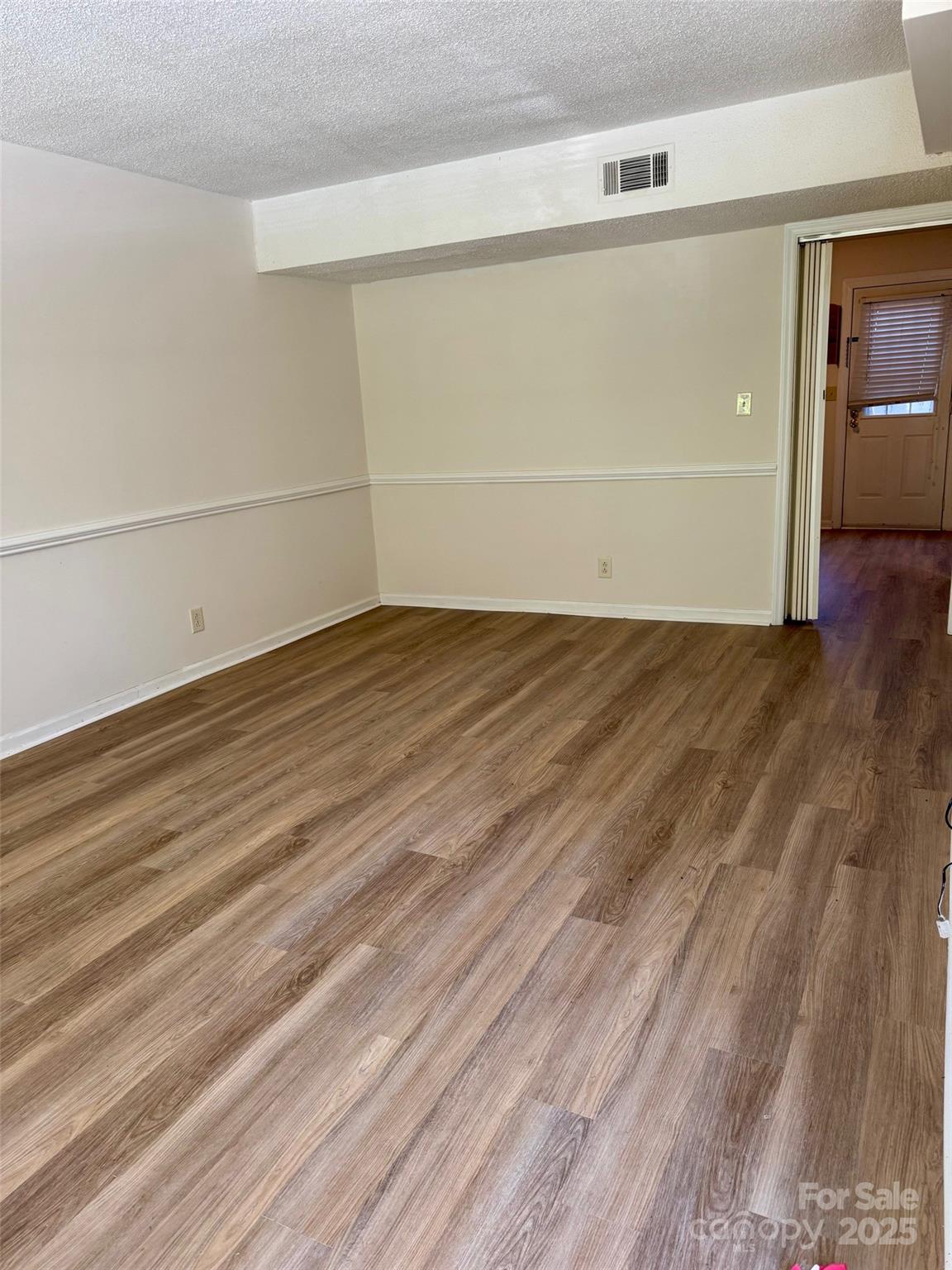 1300 Larchmont Place 107