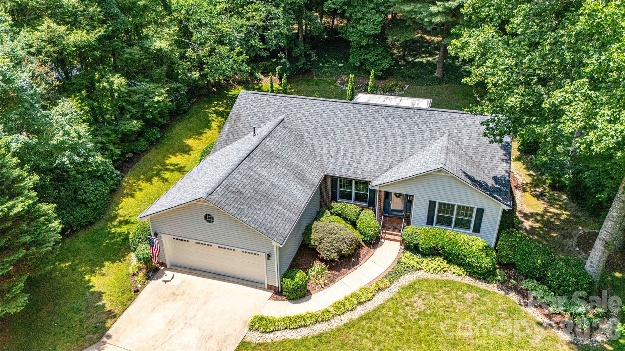 1705 Hummingbird Lane