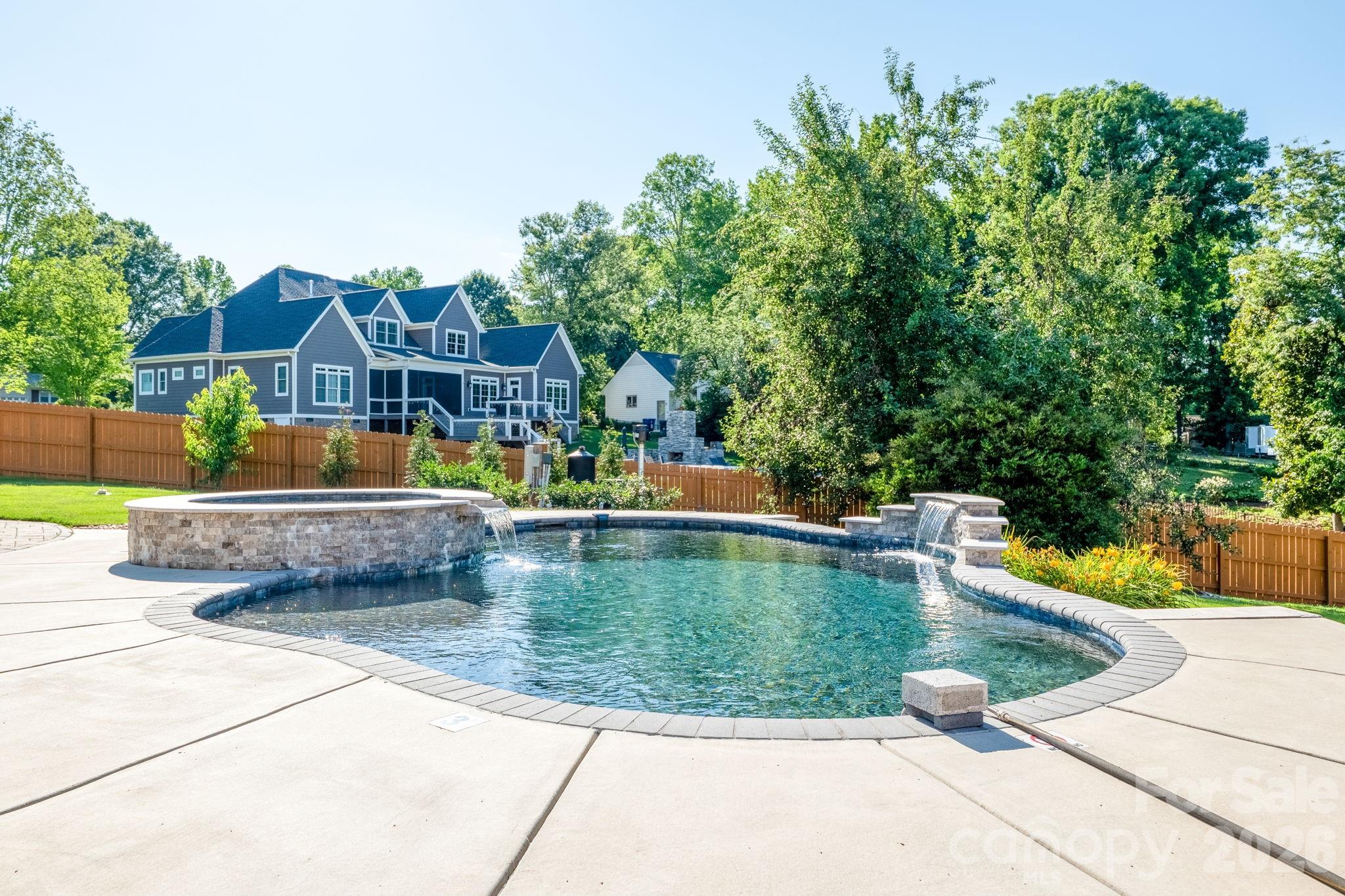 8005 Island View Court
