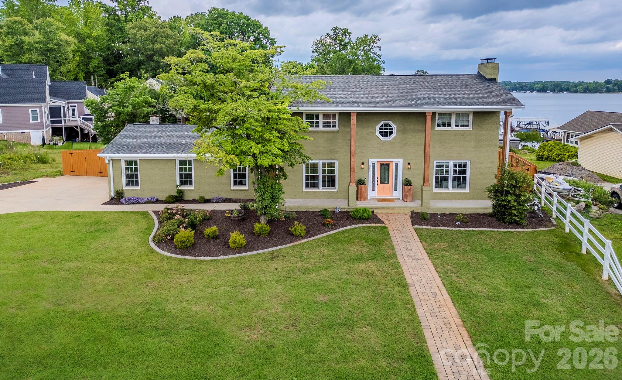 8005 Island View Court
