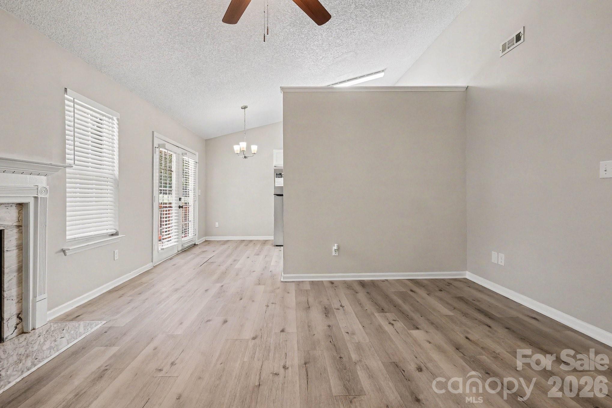 5463 Realtree Lane
