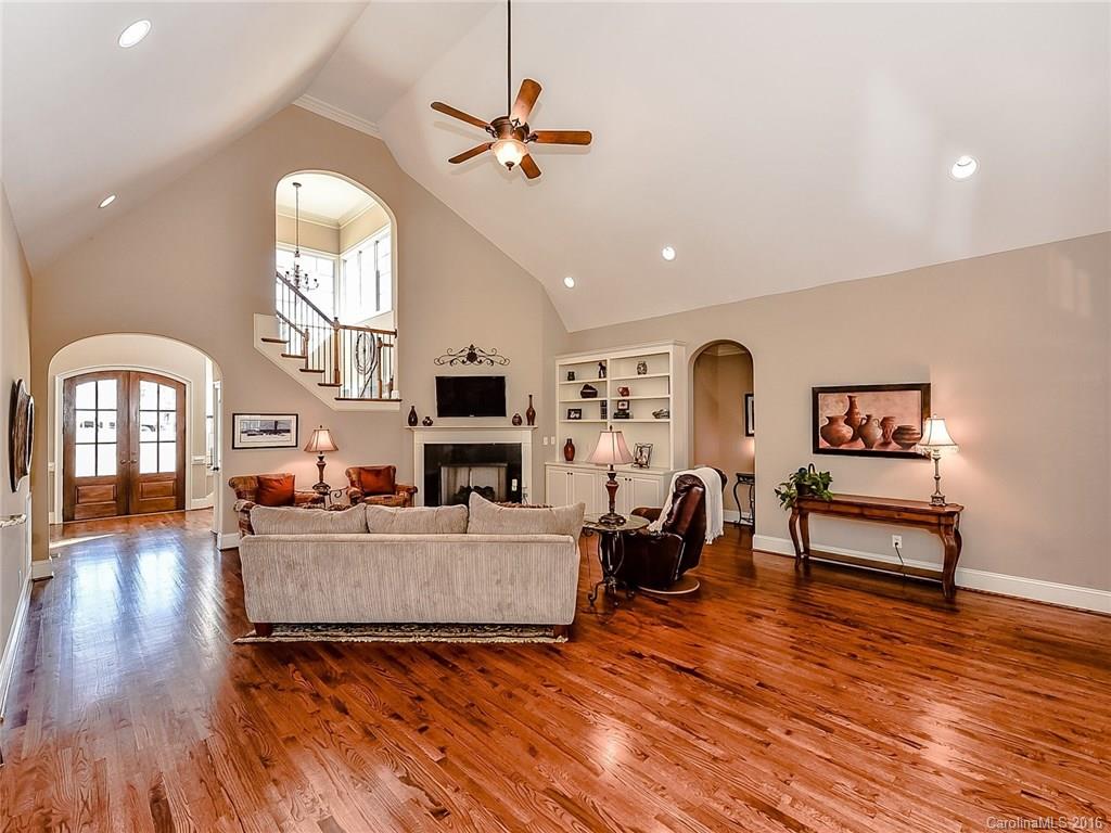 The Retreat At Sunset Ridge - Residential