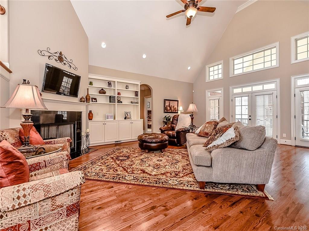 The Retreat At Sunset Ridge - Residential