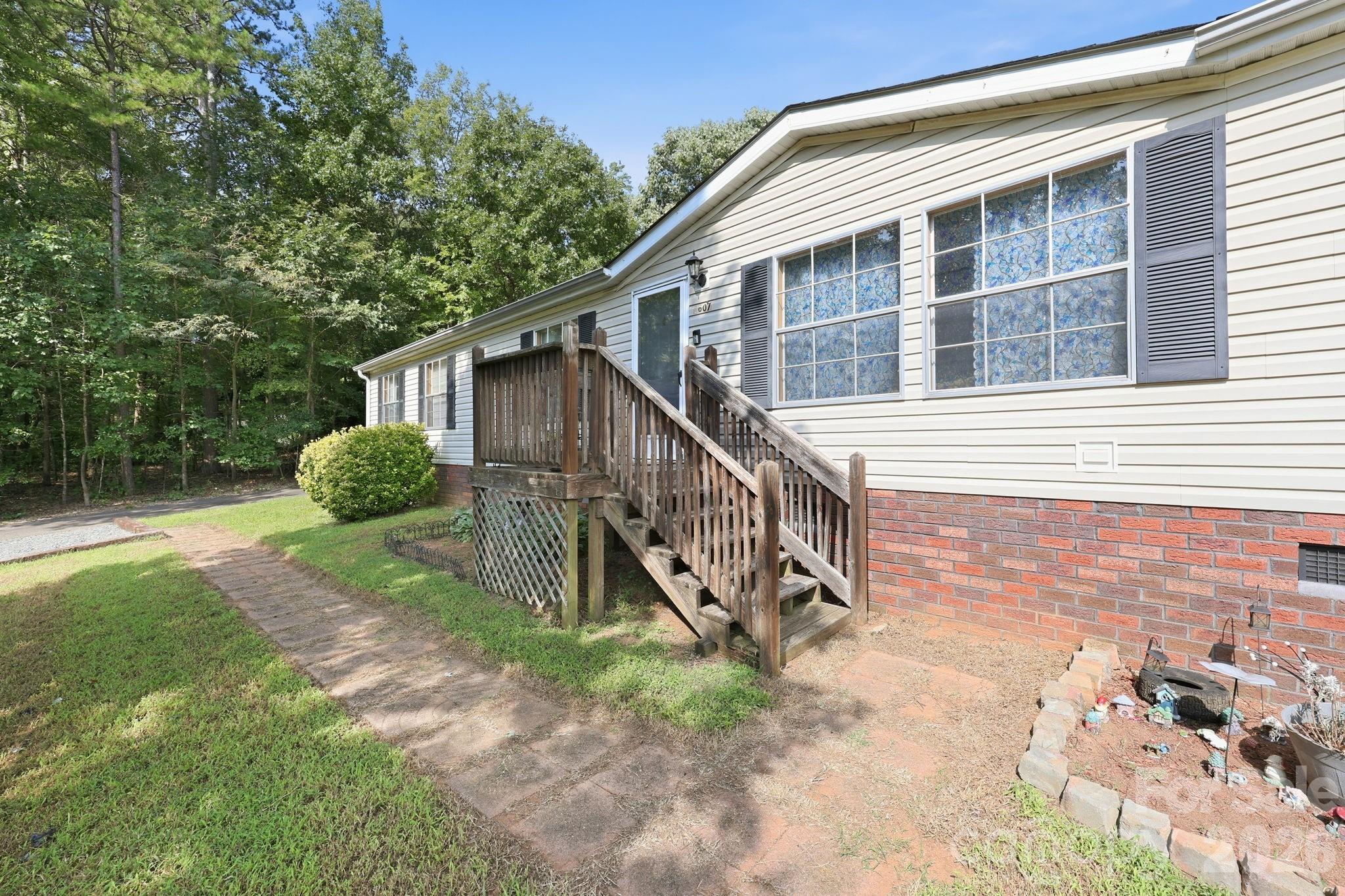 2607 Forsythe Lane