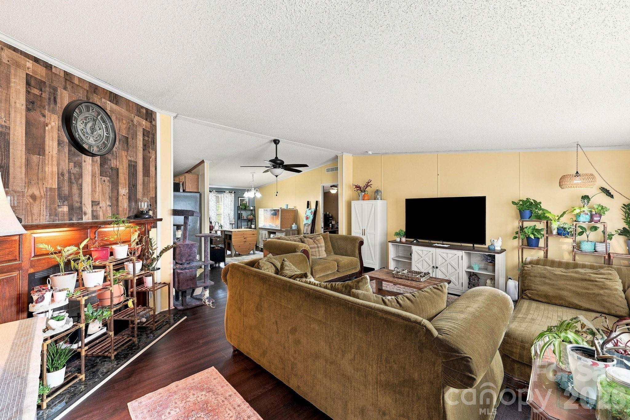 2607 Forsythe Lane