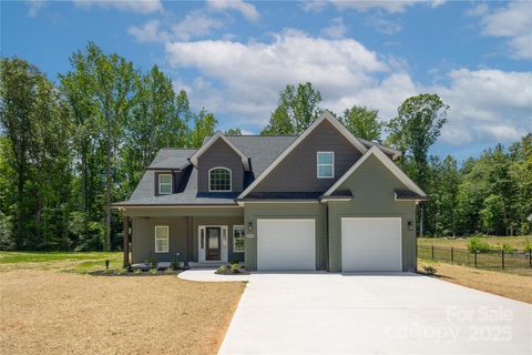 5009 Oconee Drive Stanley NC 28164