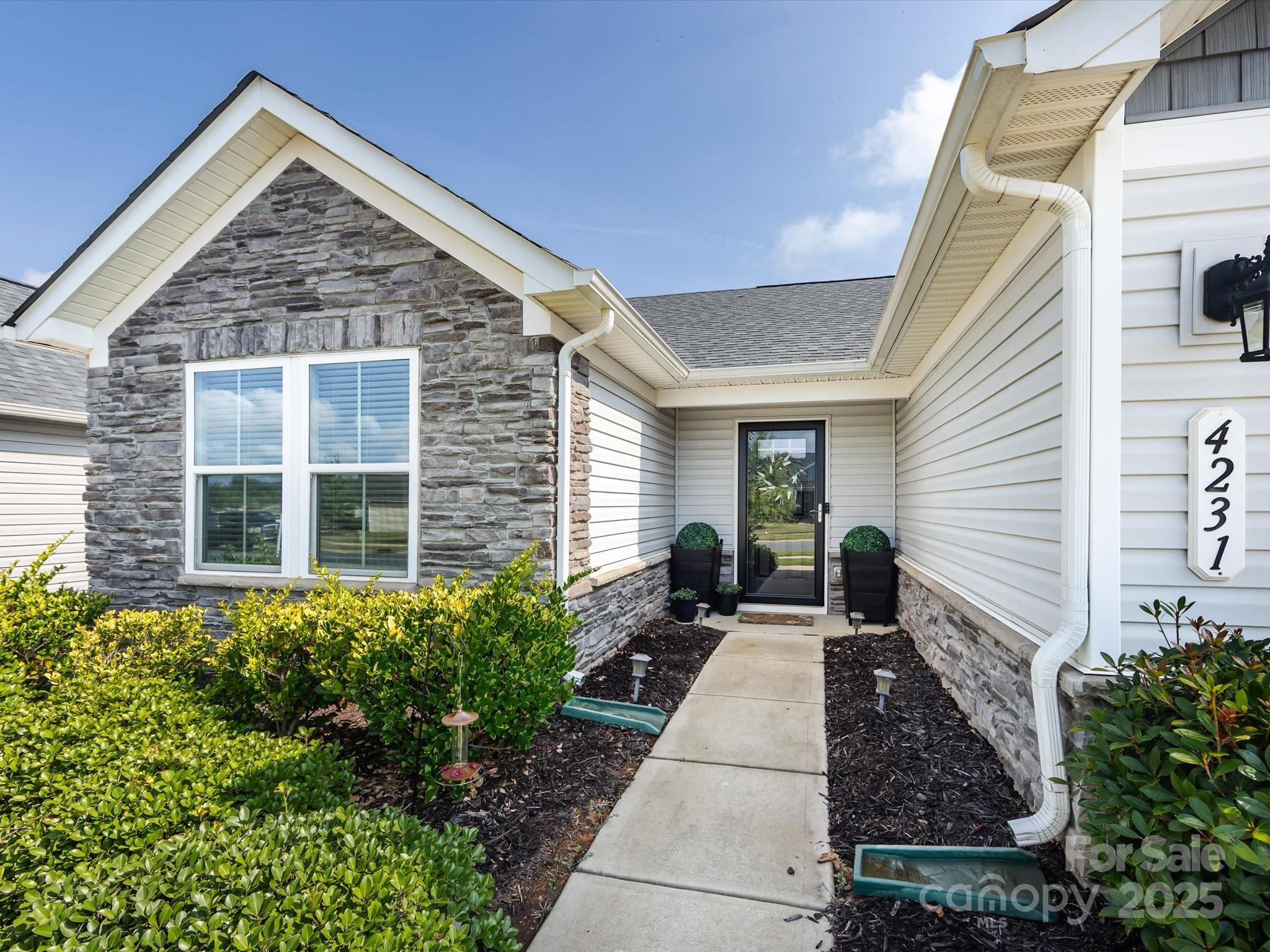 4231 Mackinnon Drive