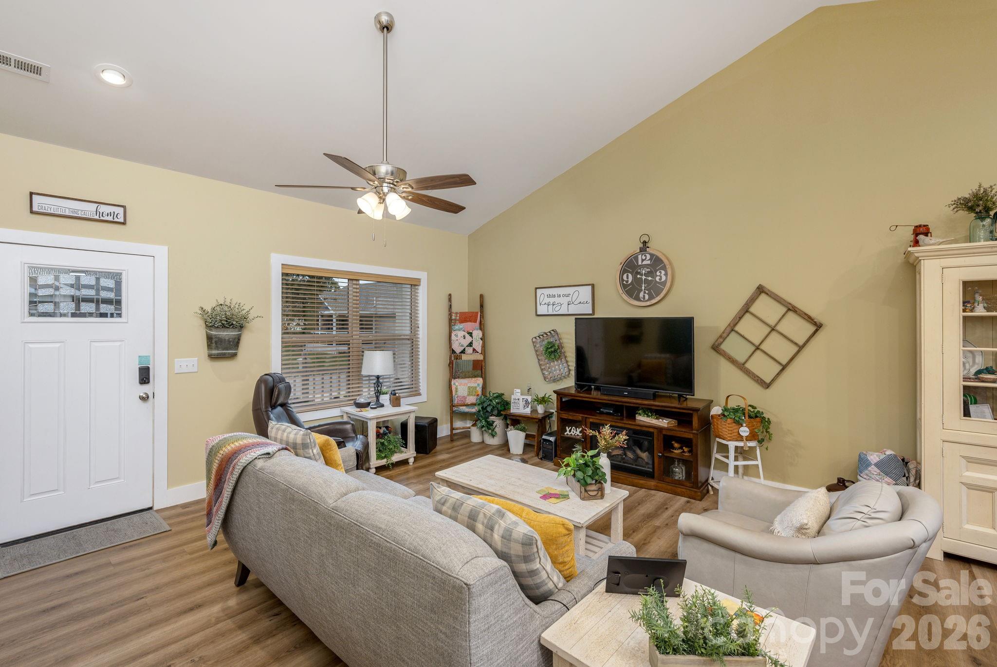 27 Day Lilly Court